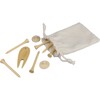 Set mit Golfzubehör aus Holz, bestehend aus 6 Holztees, 1 Bambus-Pitchgabel, 2 Holzmarkern, verpackt in einer Baumwolltasche mit Kordelzug und Anhänger im Inneren